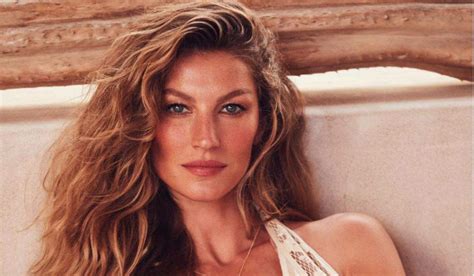 gisele bundchen versace phptoshoot|Gisele Bündchen sizzles in plunging thong swimsuit .